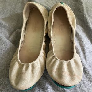 Giraffe Tieks (discontinued)